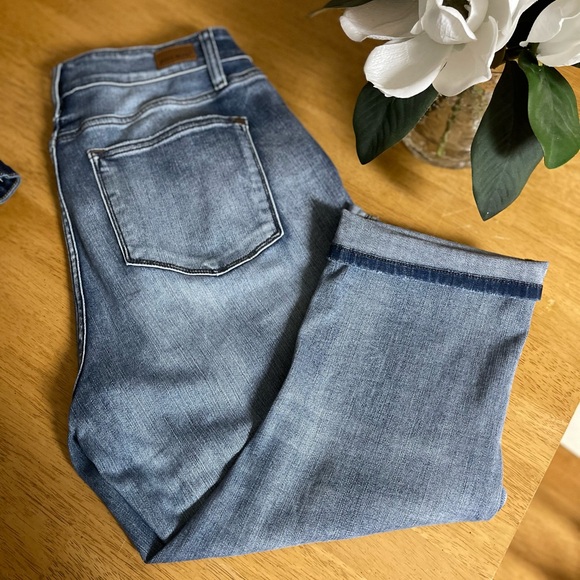 Judy Blue Skinny Fit Capri Jeans. Non Distressed. 16W. Excellent Used Condition! - Picture 2 of 8